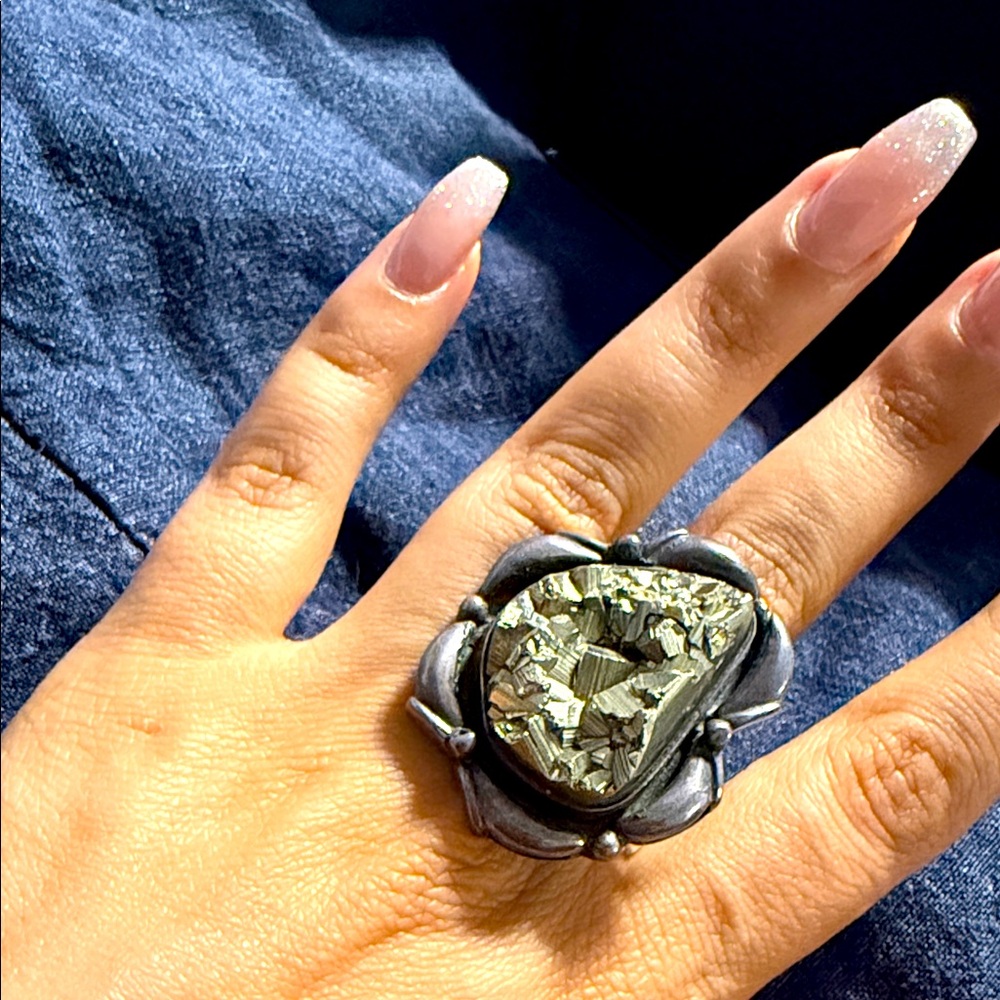 Sterling Silver Statement Ring with Crystal Accent - Picture 1 of 1
